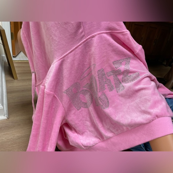 NWOT Dolls Kill  x BRATZ  keep it glossy velour jacket 👧 S - Picture 3 of 4